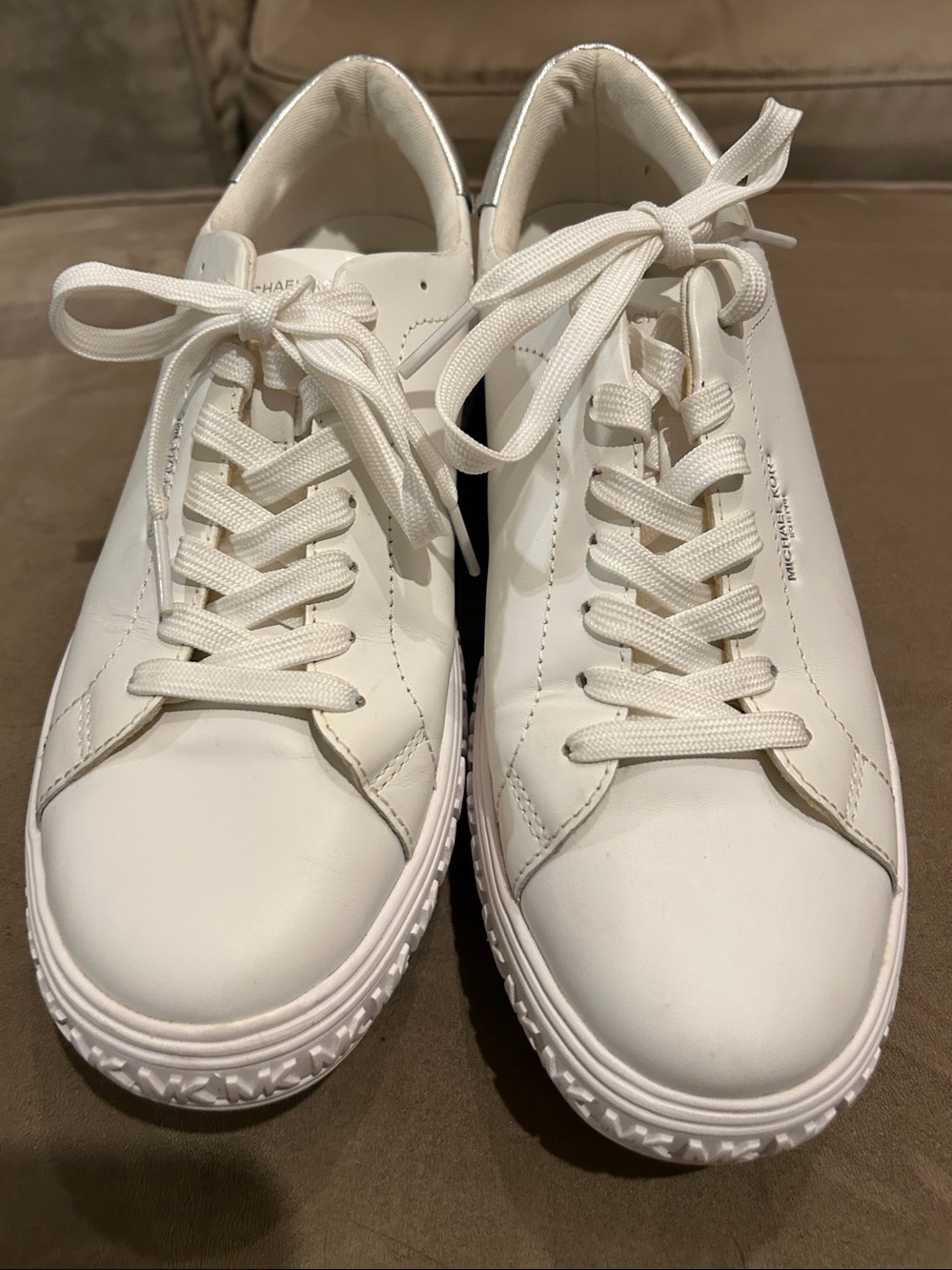 Michael Kors Grove Lace Up Leather Sneakers Size 8.5 - Picture 2 of 8
